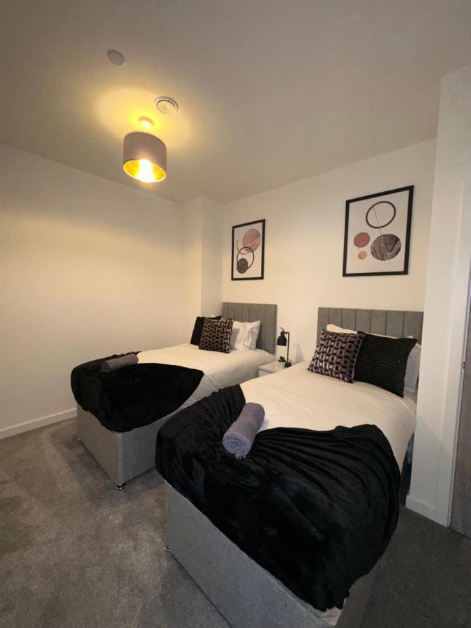 Sleek & Stylish Apartment By Dh Aparthotels Peterborough Dış mekan fotoğraf