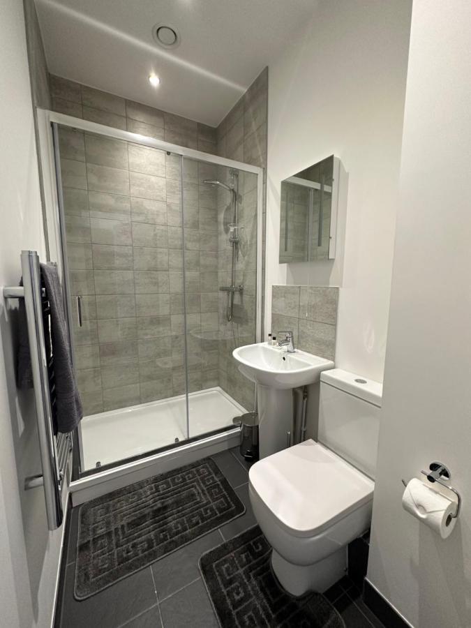 Sleek & Stylish Apartment By Dh Aparthotels Peterborough Dış mekan fotoğraf